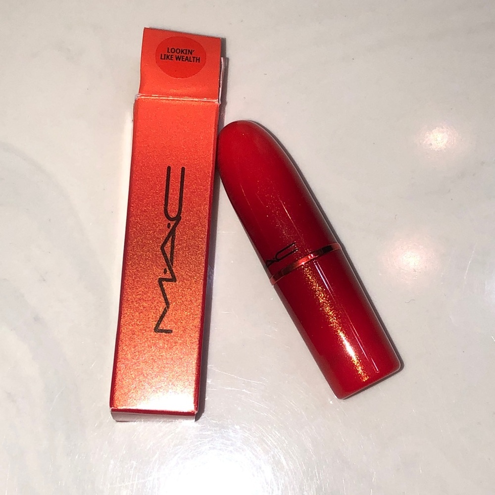 MAC Matte Lipstick Shade Lookin Like Wealth 3g Discontinued NEW WITH BOX